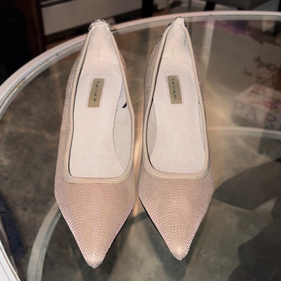 Tahari Cream Heels with Pointed Toe and Textured Finish - Picture 12 of 15